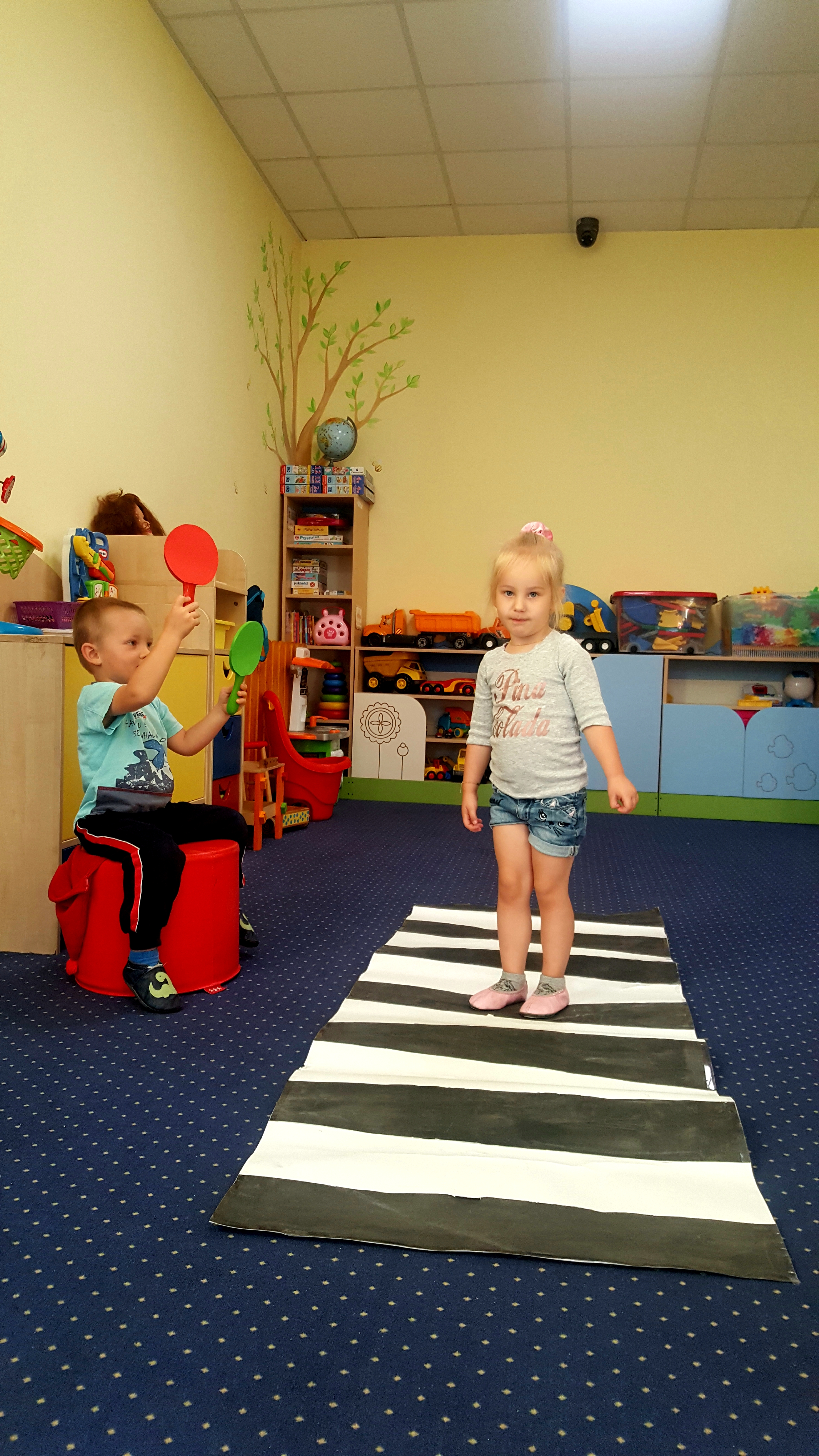 Krasnoludki - Bezpieczeństwo na drodze