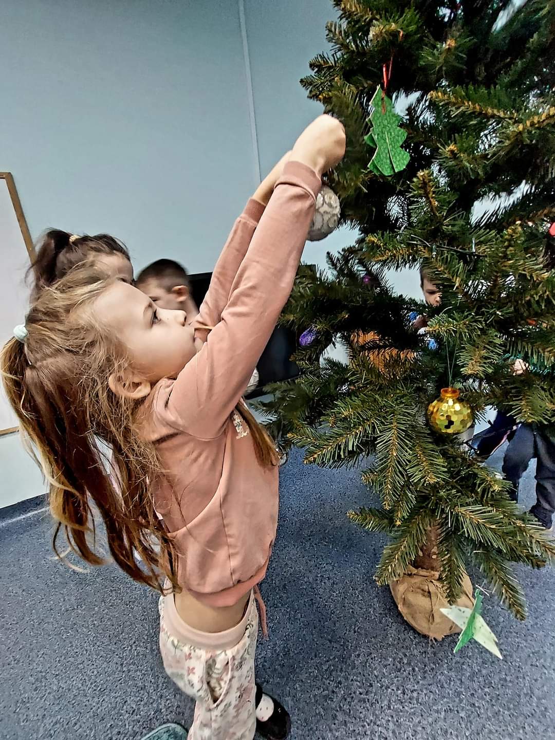 02.12.2021- Ubieramy choinkę