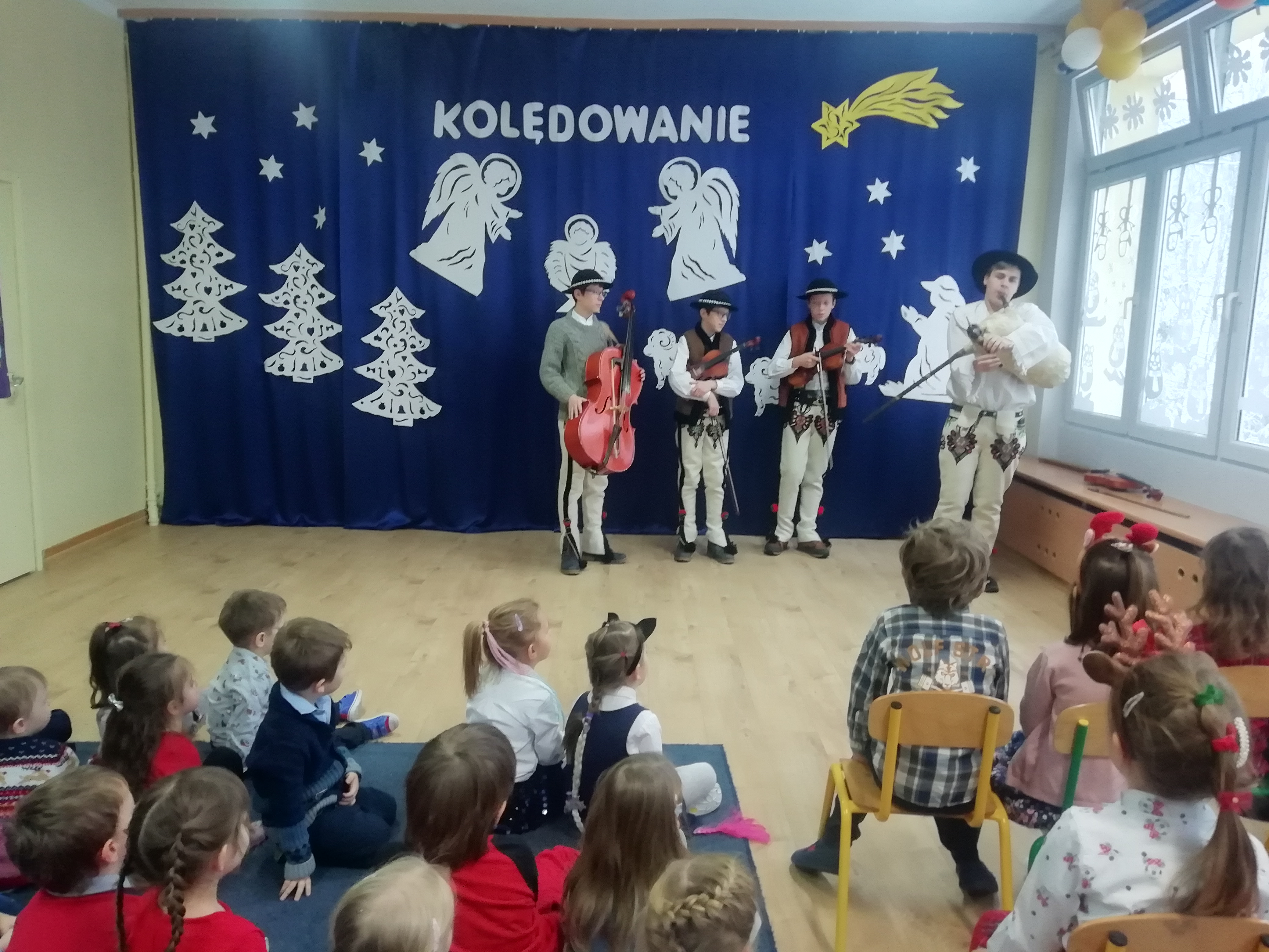 Przedszkolaki kolędują!