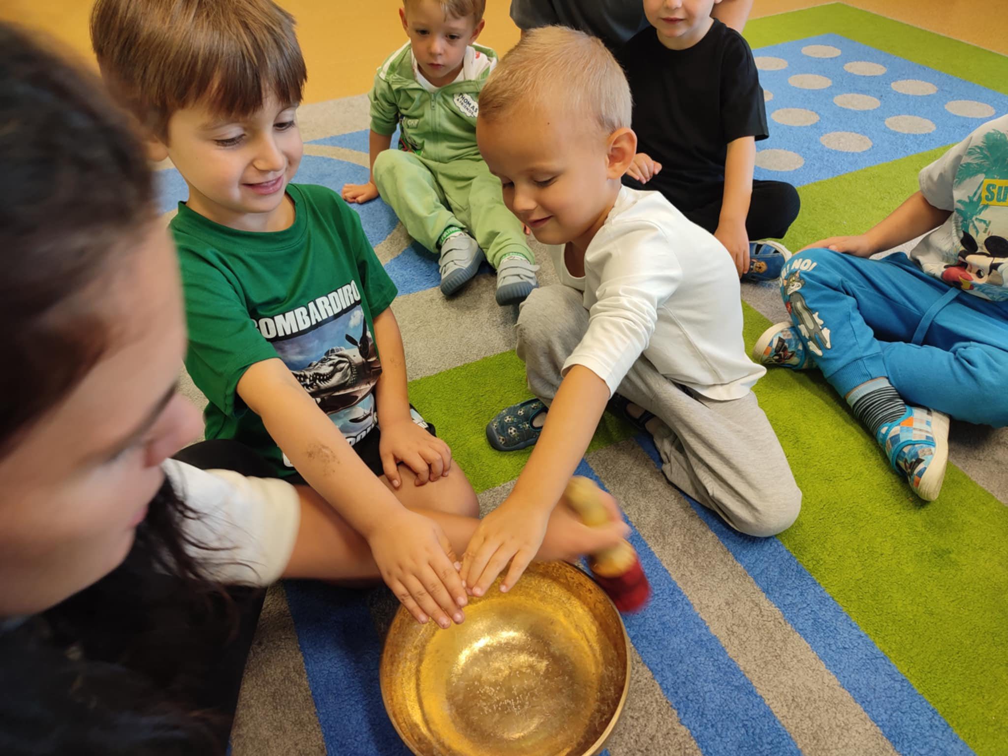 Warsztaty z użyciem tybetańskich mis