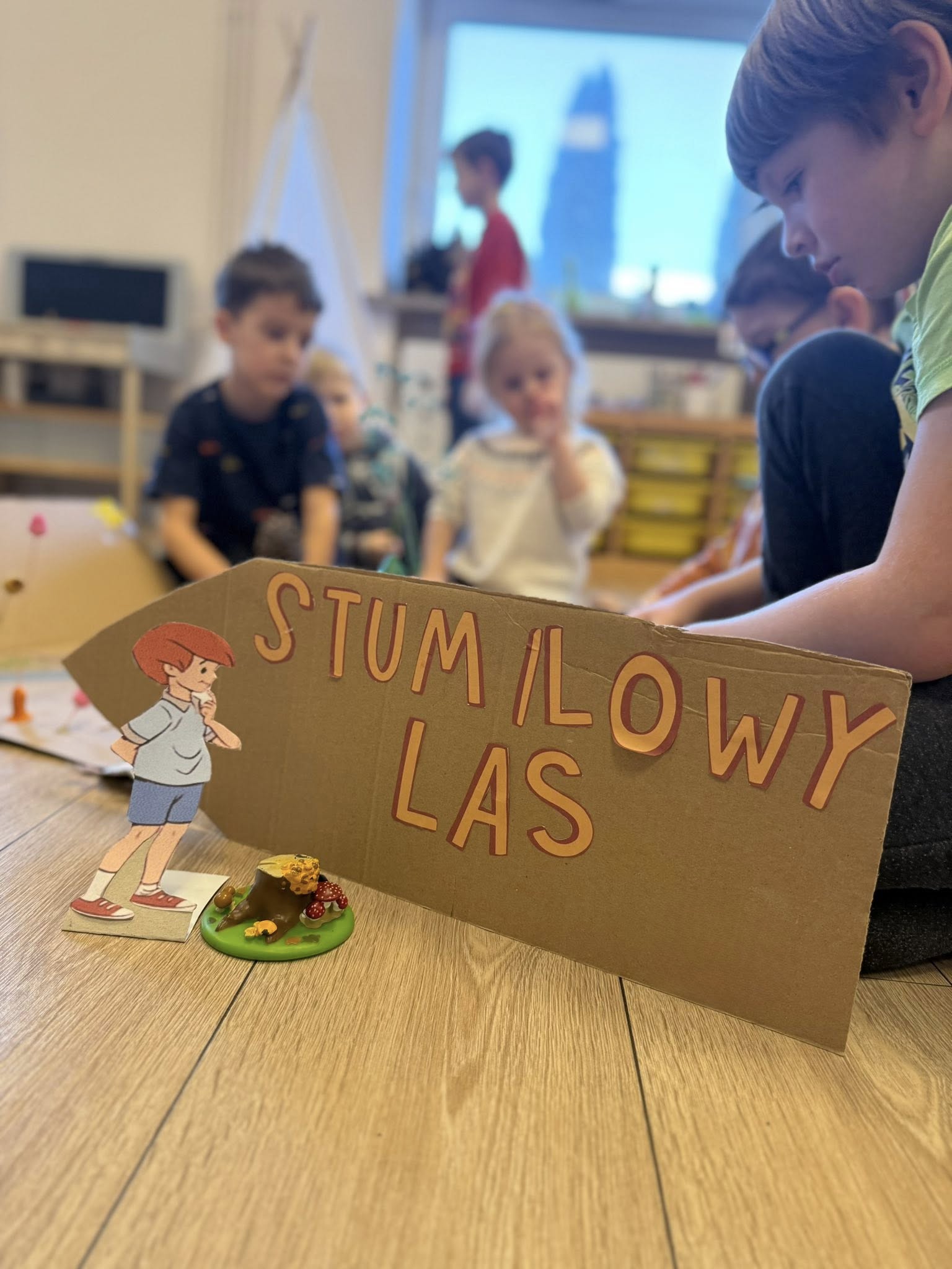 Kolorowe zabawy w Stumilowym Lesie